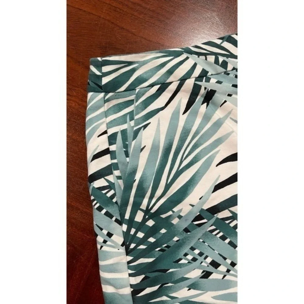 White House Black Market Tropical Palm Print Shorts‎ Size 0 Short Resort